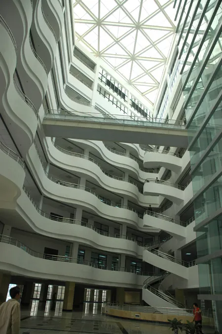 Wuhan Textile University library reading room