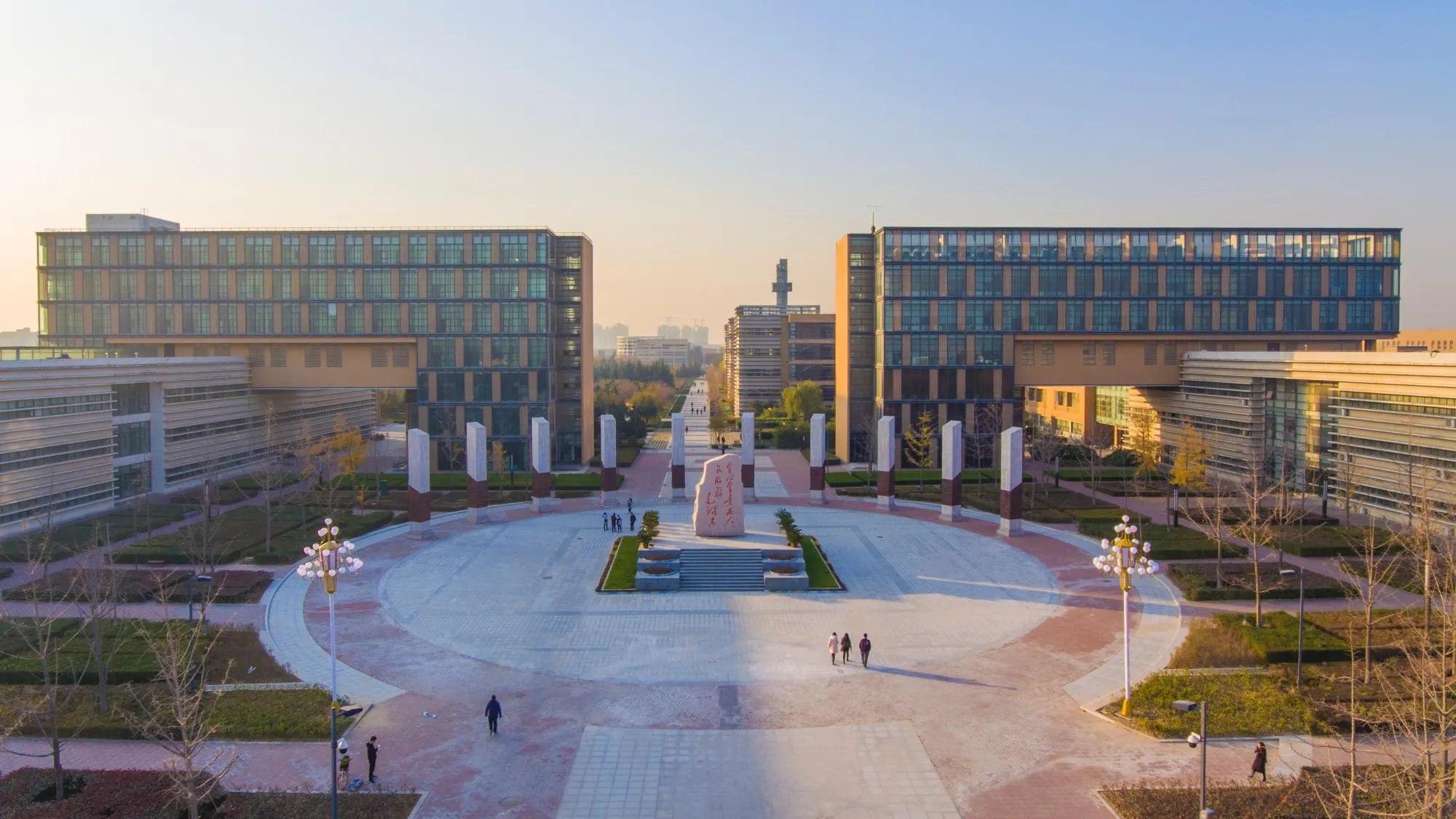 Xidian University campus grounds and academic buildings